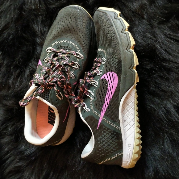 COPY - Nike Zoom Terra Kiger - Picture 3 of 8